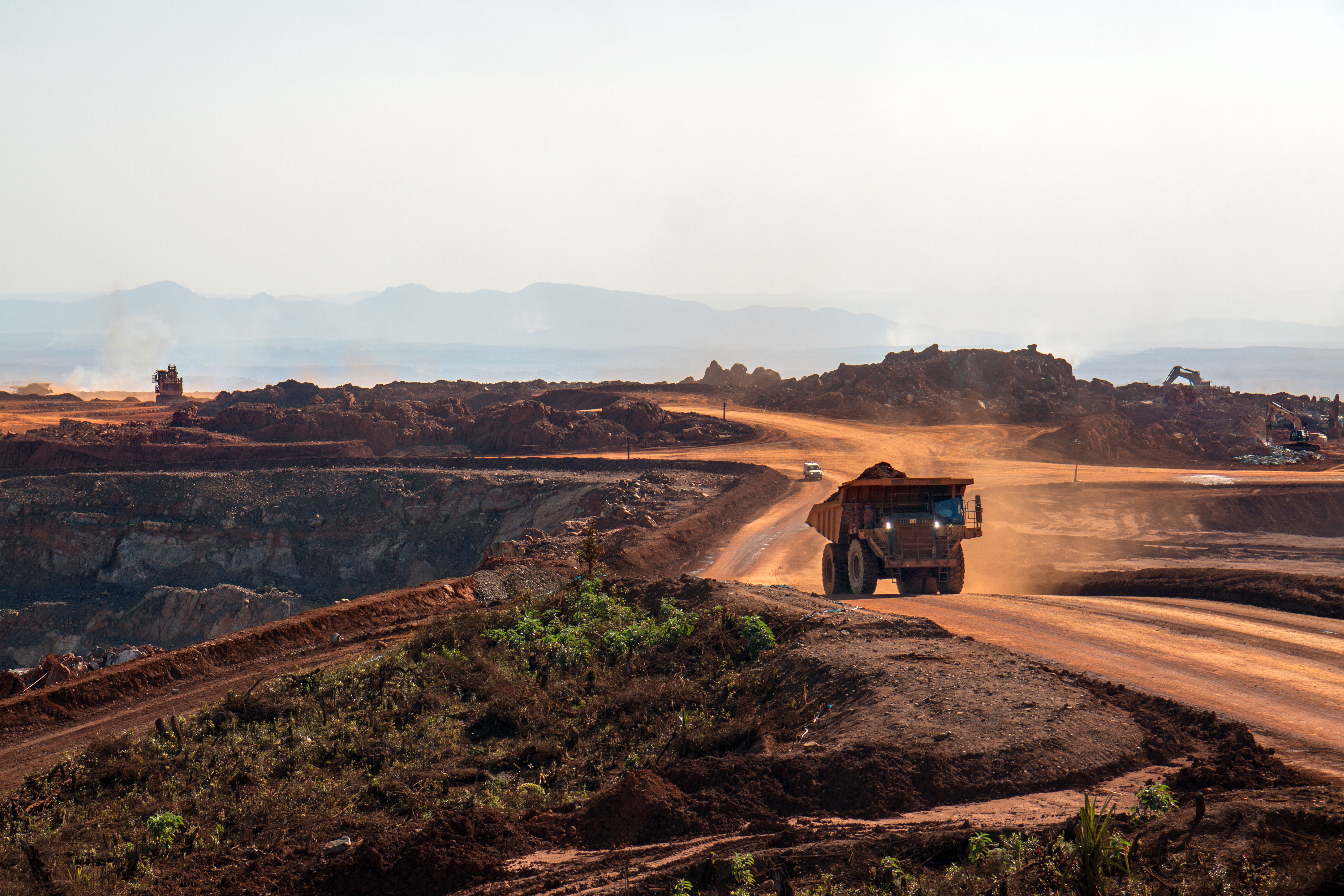 dump-truck-pit-mine